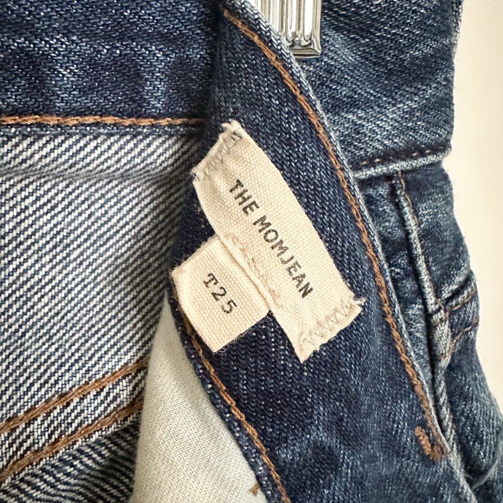 Madewell The Mom Jean Size 25 Tall Medium Wash Distressed High Rise Denim - Picture 3 of 5